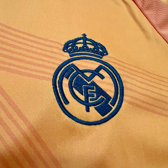 Real Madrid Mbappe Soccer away Jersey - Size 2XL Men Fan Version - Picture 5 of 6